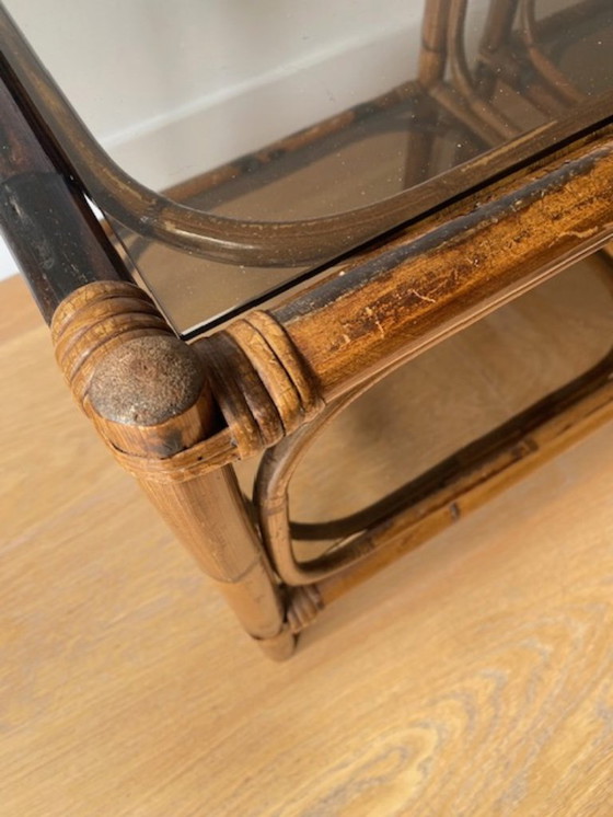 Image 1 of Tavolini laterali vintage in rattan (2) vetro fumé