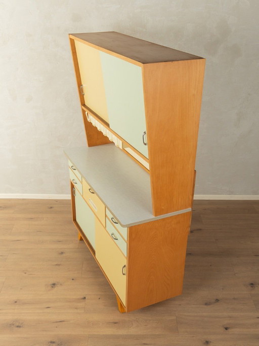 Charmant keukenkastje uit de jaren 50, vintage.