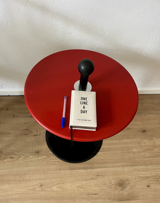 IKEA bijzettafel VI Memphis, vintage jaren 90, rood – Metal (photo 3 of 5)