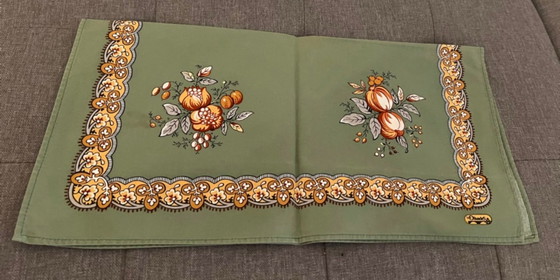 Image 1 of 16 napkins and 8 placemats Les Olivades