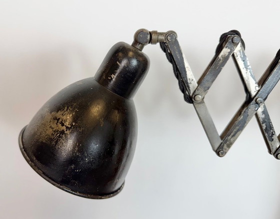 Image 1 of Industriële zwarte schaarwandlamp, jaren 1950