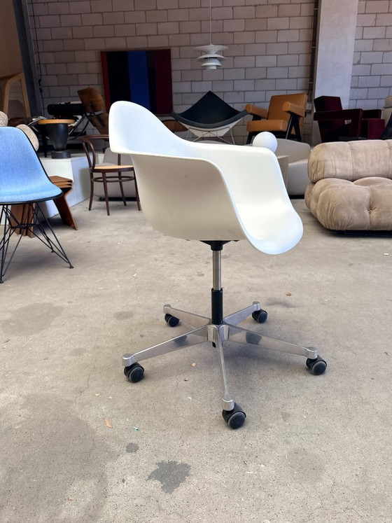 Silla de oficina Vitra Eames PACC – Sillas de oficina, Plastic, Aluminium (photo 7 of 13)