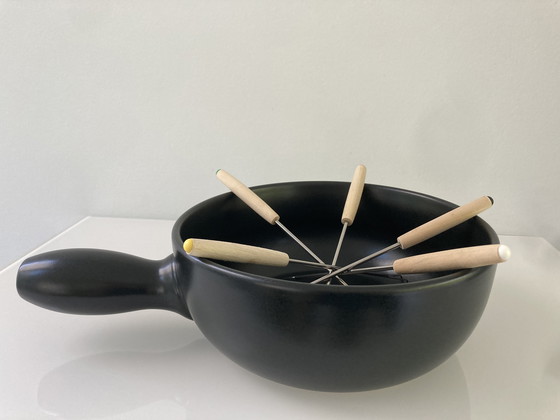 Image 1 of Fondue Pan of Black Ceramic, Capacity 2.5 Liter