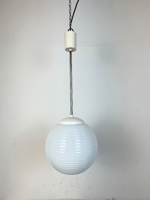 Lampadario vintage in vetro lattimo di Elektrosvit, anni '60