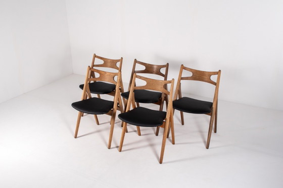 Image 1 of Sedie Sawbuck di Hans J. Wegner – Set di 5, modello CH29, quercia, anni '50