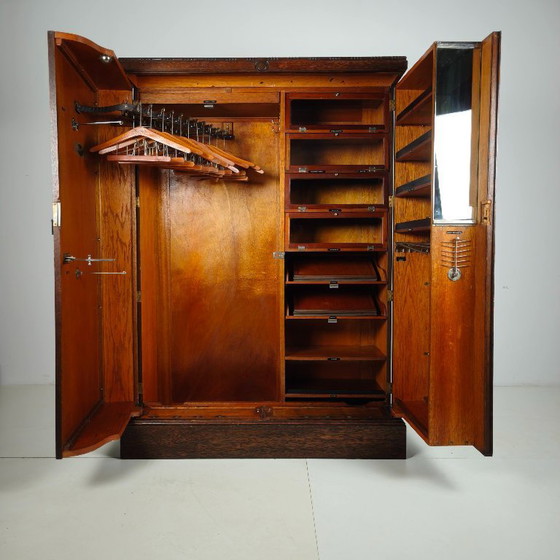 Compactom Herrengarderobe aus den 1930er Jahren, Modell Nr. 702, in Brauneiche. – Kleiderschränke, Wood (photo 12 of 15)