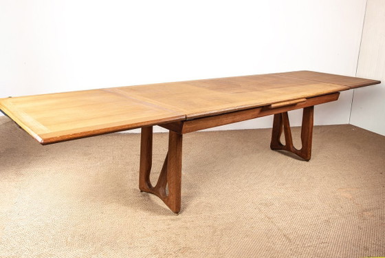 Image 1 of Très grande table de repas extensible, 320 cm, en chêne par Guillerme et Chambron pour Votre Maison 1960.