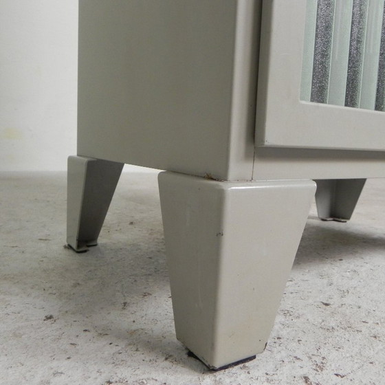 Image 1 of Armadietto medico in acciaio, Oostwoud, anni '60