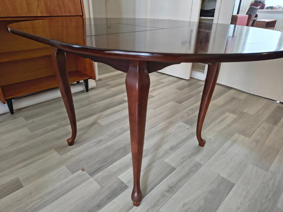 Image 1 of Vintage Mahogany Dining Table – Round Extendable to Oval