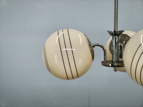 Image 1 of Art Deco kroonluchter van chroom en gedecoreerd crèmekleurig glas, jaren 1930