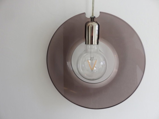 Image 1 of Suspension en plexigas, lucite, de couleur mauve, années 70 80