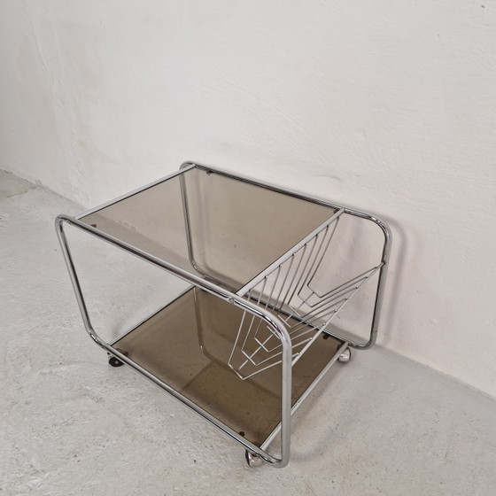 Image 1 of Tavolino da caffè cromato anni '70, carrello di servizio con piano in vetro fumé