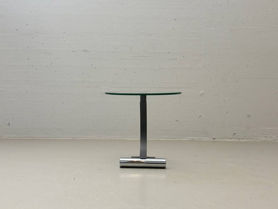Image 1 of Table d'appoint en verre de style postmoderne avec piètement en fonte, années 1990