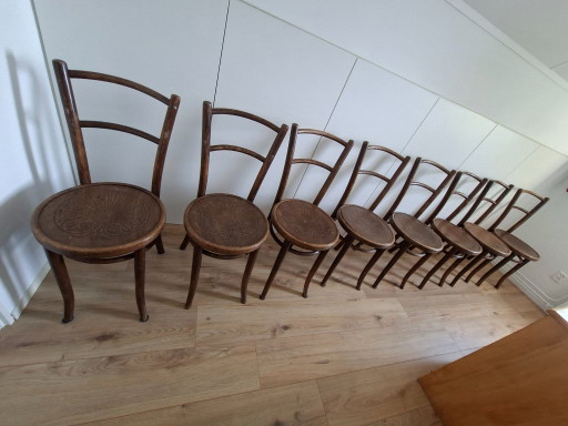 Set van acht originele Thonet bistrostoelen (Model 202/23) – Relief zitting