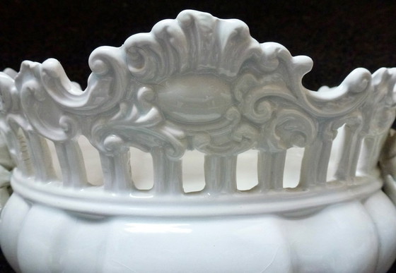 Image 1 of Vintage Jardiniere / Plantenbak Met Prachtige Keramische Bloemen