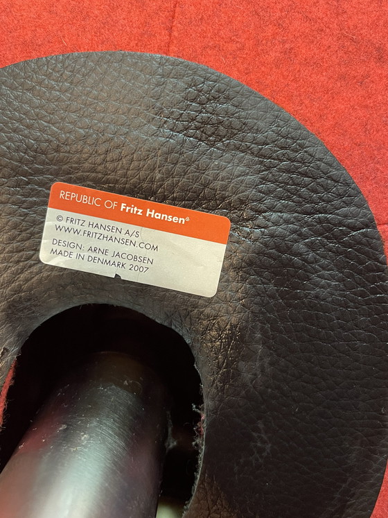 Image 1 of Poltrona Egg di Arne Jacobsen per Fritz Hansen – Modello originale rosso