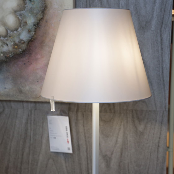 Image 1 of Lampadaire Artemide Melampo