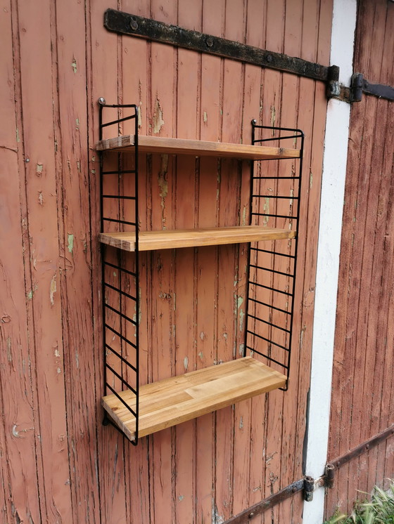 Image 1 of Estantería de pared Strinning