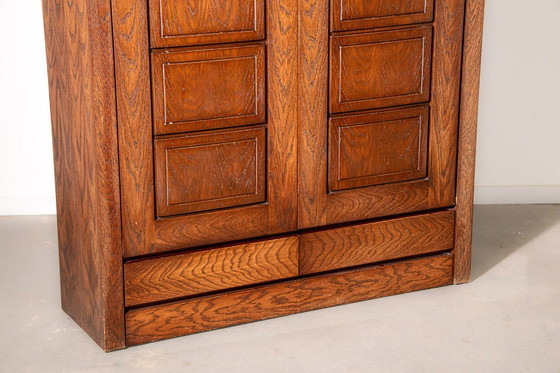 Image 1 of Meuble bar avec portes en chêne sculpté