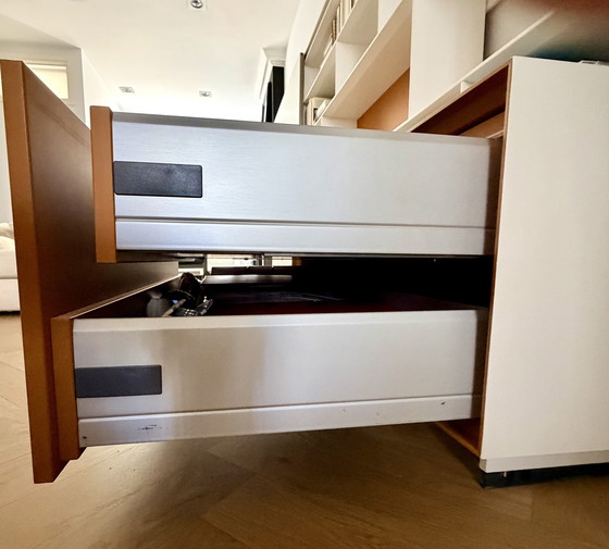 Image 1 of Fraaie B&B Italia wandkast/TV-kast/boekenkast in wit/terra 400x166cm