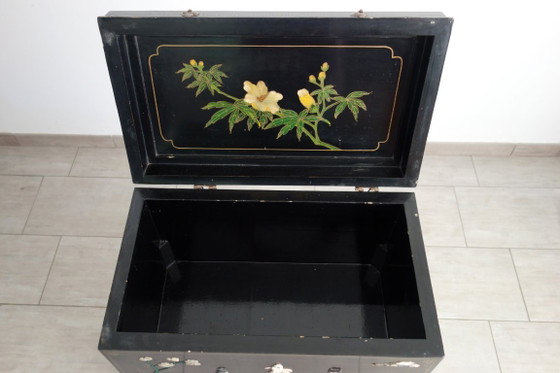 Image 1 of Meuble chinois de rangement à incrustation de pierres dures, Chine milieu XXème