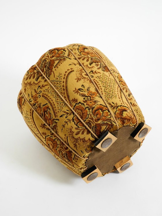 Image 1 of Originaler Pouf-Hocker von Jindrich Halabala aus dem Jahr 1958 – Hergestellt in Tschechien