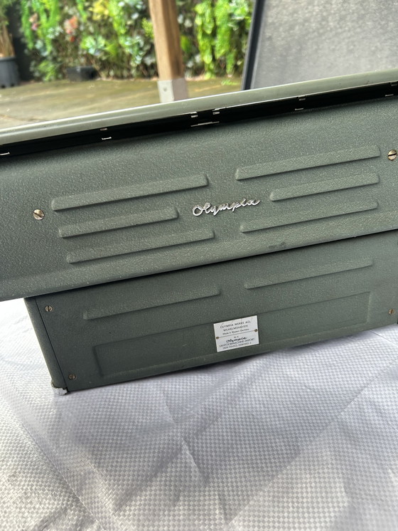 Image 1 of Machine à écrire Olympia SG1 Deluxe