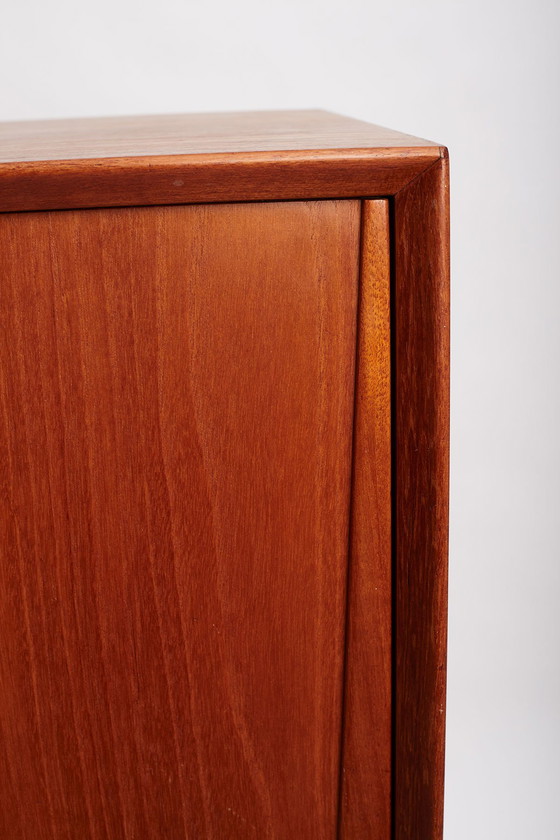 Image 1 of Modèle 19 Highboard Conçu par Gunni Omann pour Omann Jun Møbelfabrik, Danemark Années 1960