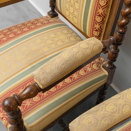 Image 1 of PAAR ANTIKE SESSEL AUS HOLZ UND STOFF MIT ARMLEHNEN – KLASSISCHER STIL