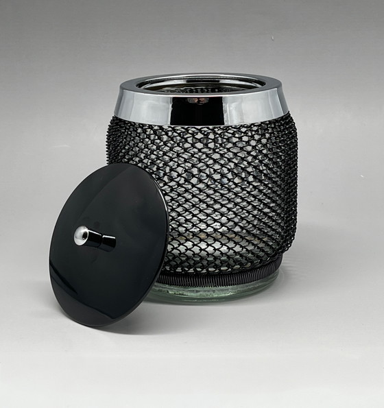 Image 1 of IJsblokjesvorm uit het midden van de 20e eeuw in ruimtevaartstijl – Merkuria Kovacs, met doos