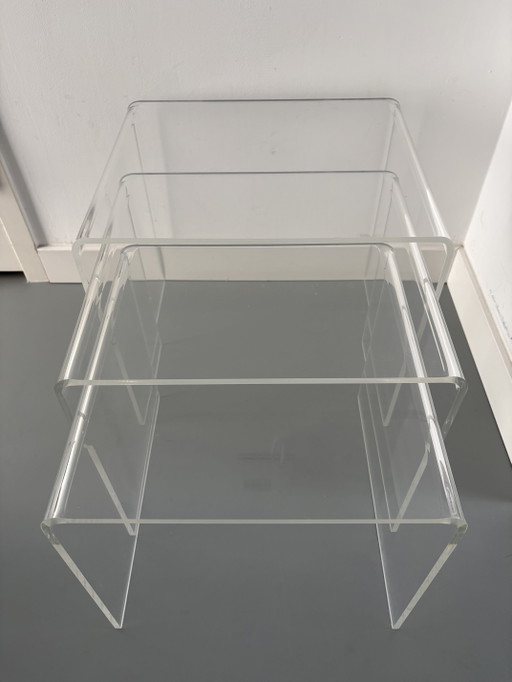3 tables d'appoint vintage en plexiglas