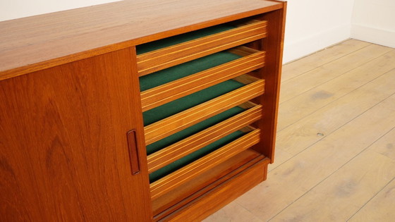 Image 1 of Credenza vintage | Ante scorrevoli | Design scandinavo |.