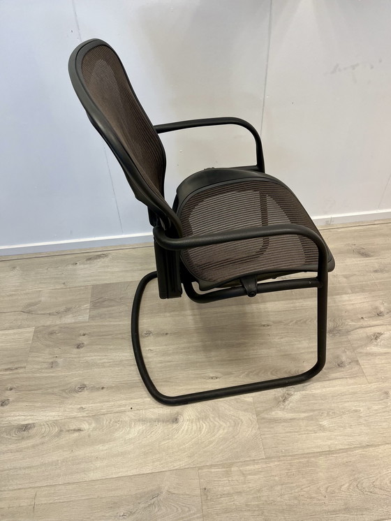 Image 1 of Chaises Herman Miller Aeron à pieds traîneaux, lot de 6