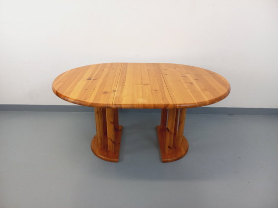 Image 1 of Table à manger ronde scandinave vintage style Rainer Daumiller en pin des années 60 70 avec rallonges