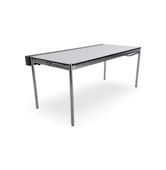 Image 1 of 2x USM Haller tafel, hars, wit, bureau, parelgrijs, kabel