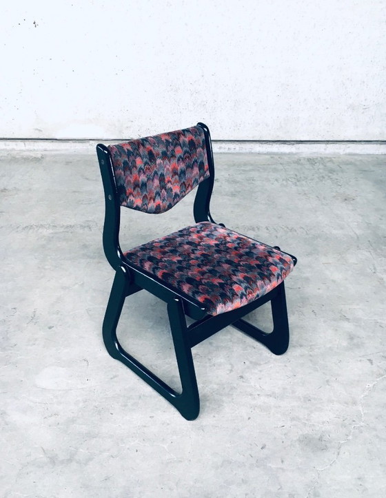 Image 1 of Ensemble de 4 chaises de salle à manger vintage MCM des années 1970 en bois teinté noir