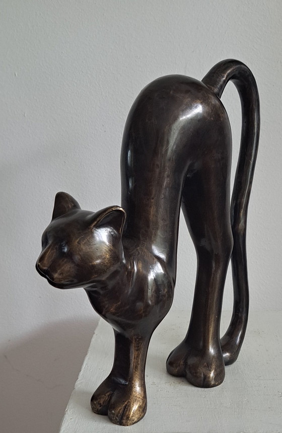Image 1 of Scultura in bronzo di un gatto con la schiena alta