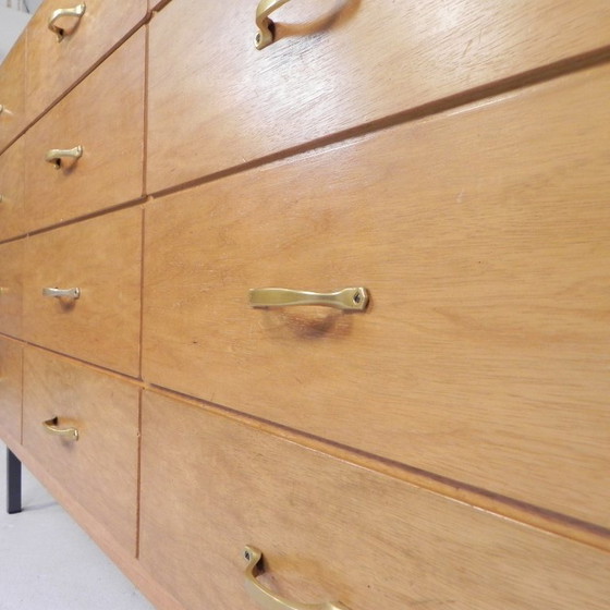 Image 1 of Mostrador/vitrina de exhibición de Ladenbau Brixius, 150 cm de largo, década de 1950.