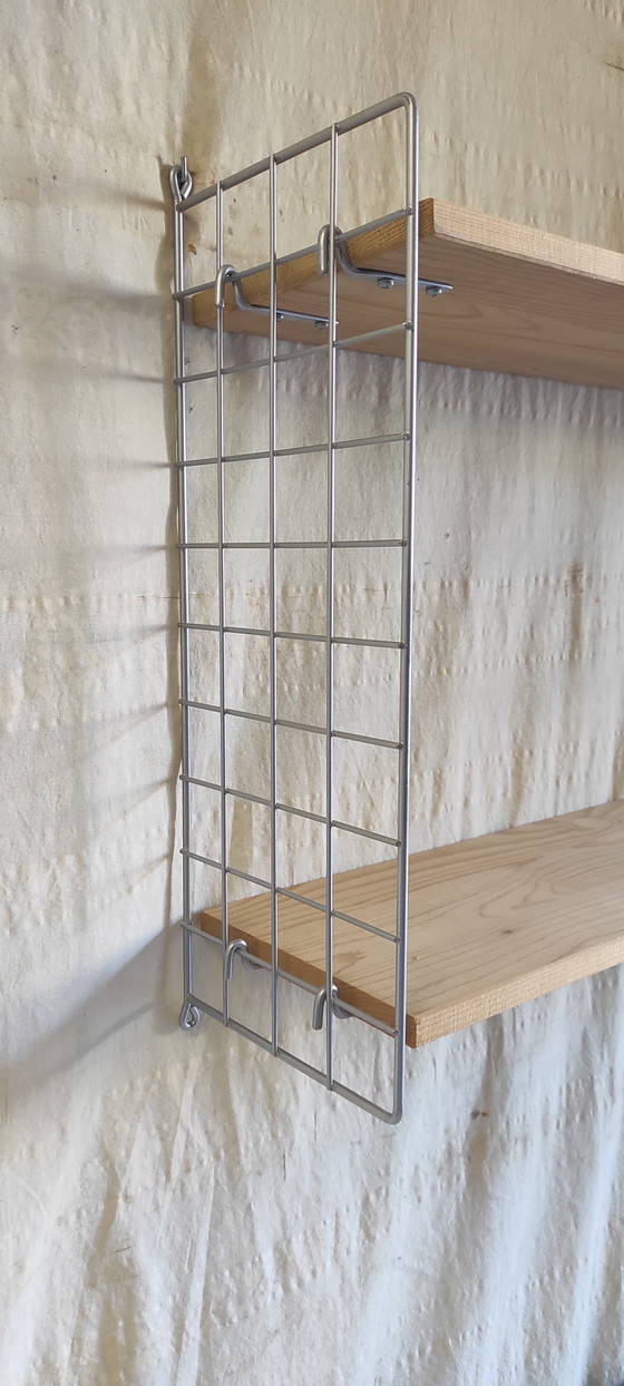 Image 1 of Étagère murale style string en métal et bois - mid. XXeme