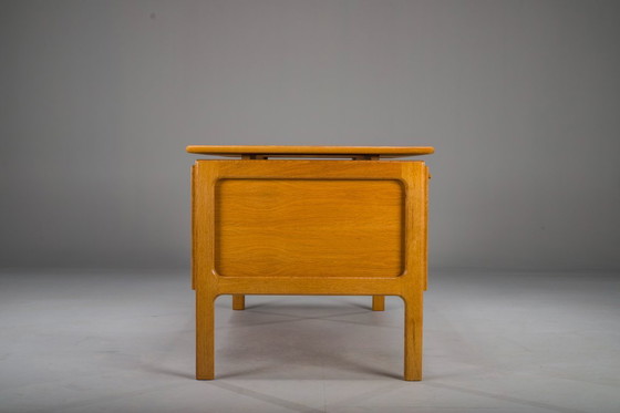 Image 1 of Freistehender Eichenschreibtisch von GV Møbler, Mid Century, 1970er Jahre
