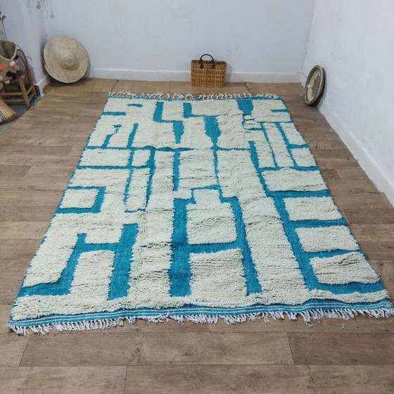 Image 1 of Handwoven Berber Rug – Handmade Moroccan Carpet | 290 × 190 cm
