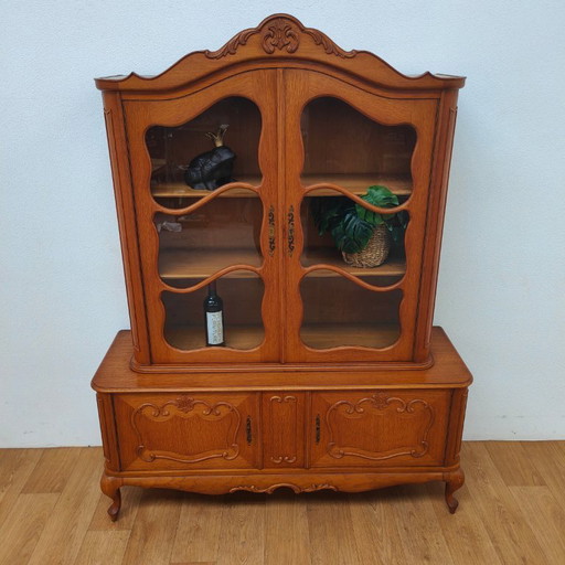 Vintage Queen Ann cabinet display cabinet sideboard china cabinet