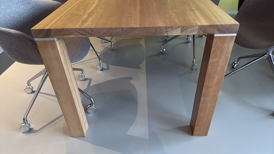 Image 1 of Table de salle à manger en merisier massif