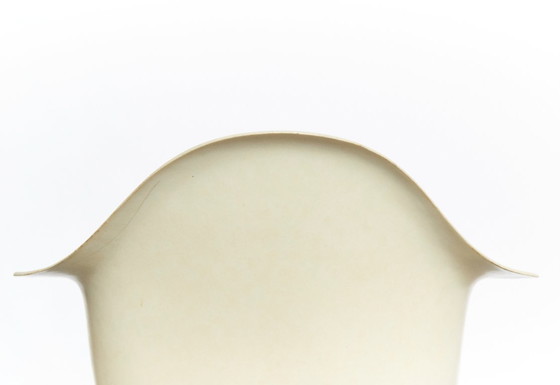 Image 1 of Off-White Dax Fiberglas Chair by Charles & Ray Eames for Herman Miller
