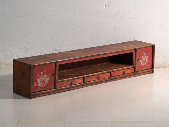 Antiker niedriger Schrank aus Ulmenholz – China, ca. 1900 – Sideboard, Iron (photo 2 of 40)