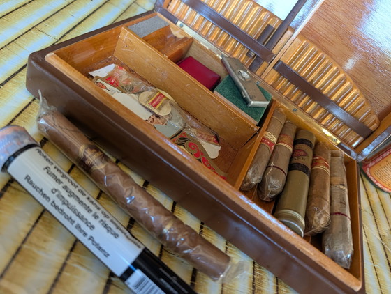 Caja de Puros Antigua – Objetos decorativos, Leather, Wood (photo 9 of 9)