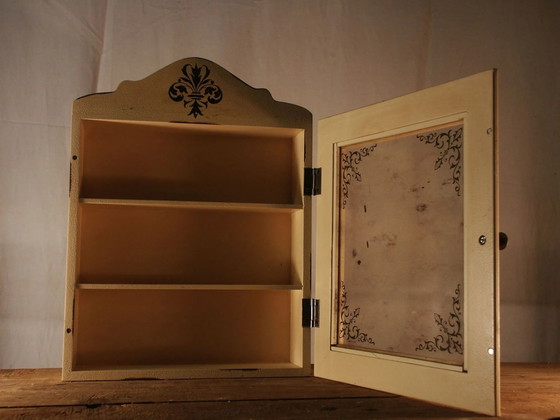 Hölzerne Wandvitrine – Holz, Vintage (photo 2 of 6)