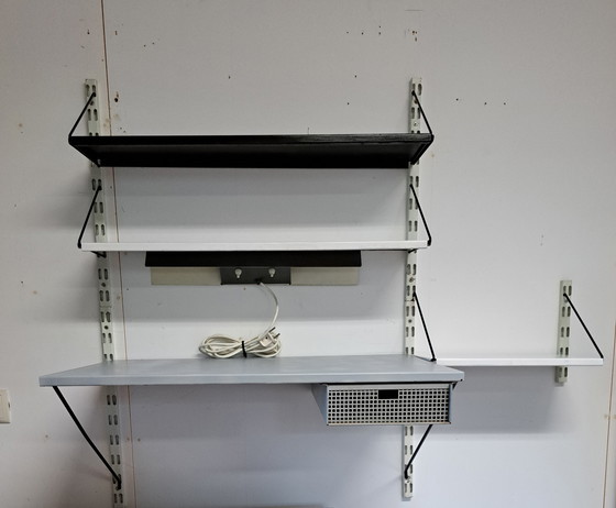 Image 1 of Pilastro Wandsystem mit Schreibtisch