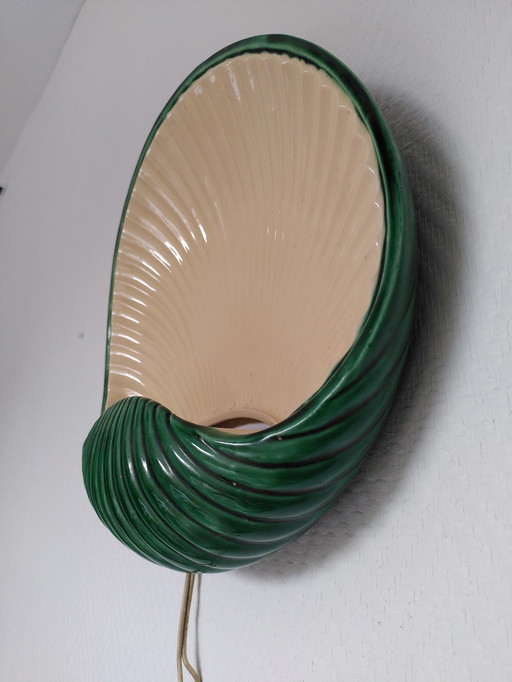 Applique coquille en ceramique