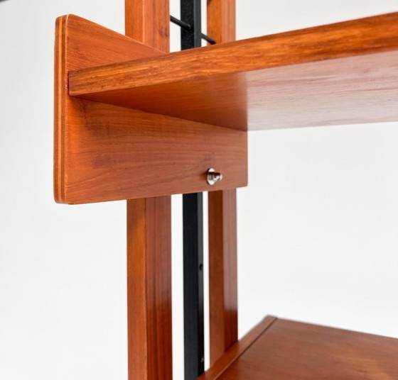 Image 1 of Singular librería independiente de teca, Italia, años 60